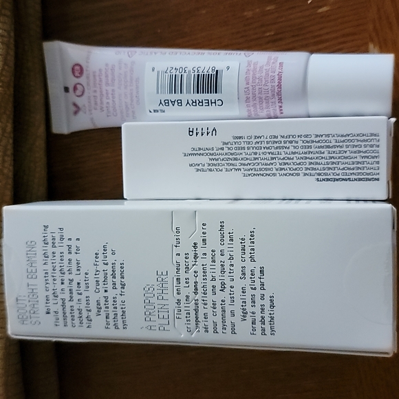 Face set with makeup bag - Picture 2 of 3